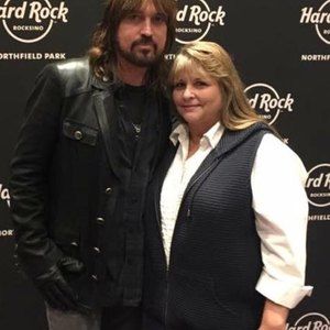 Meet your Posher, Lori greg